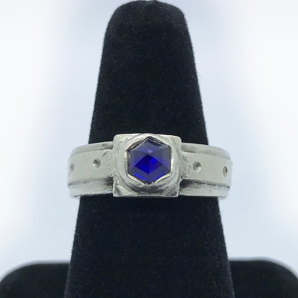 Distinctive Hand-made, Pure Silver Unisex Ring